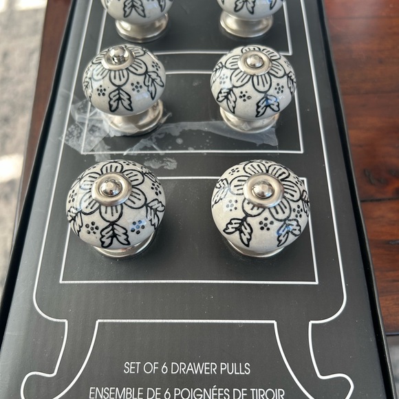 Floral Ceramic Drawer Knobs Set - Picture 2 of 3